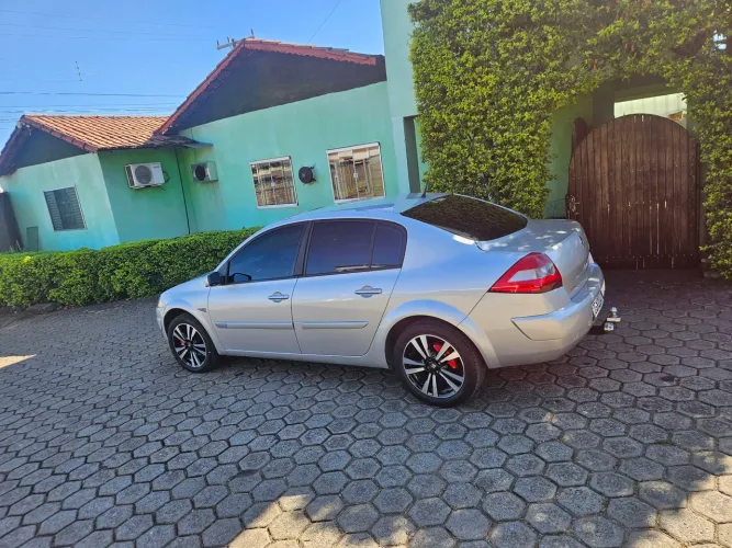 Renault Megane Sedan Dynamique 2.0 16V Aut. 2007