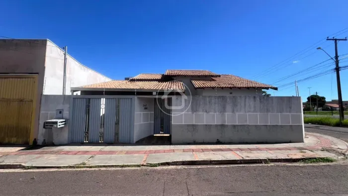 CASA DE ESQUINA COM 3 DORMITÓRIOS VILA SOBRINHO