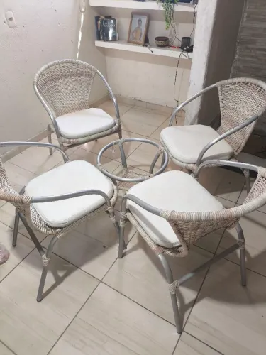 Conjunto de centro 4 cadeiras