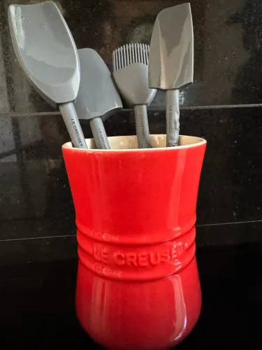 4 peças do ?Set de Espátulas? da coleção limitada Le Creuset × Harry Potter.