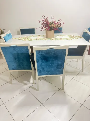 Mesa c/6 cadeiras madeira maciça e tampo de vidro