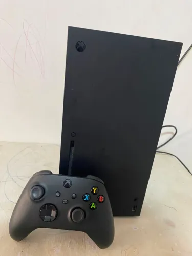 Xbox séries x com 2 controles + jogos