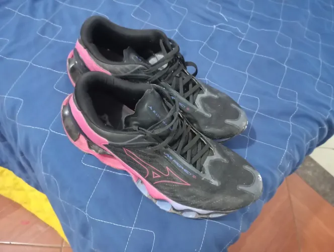 Mizuno usado poucas vezes