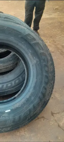 Pneus 295/80 à venda