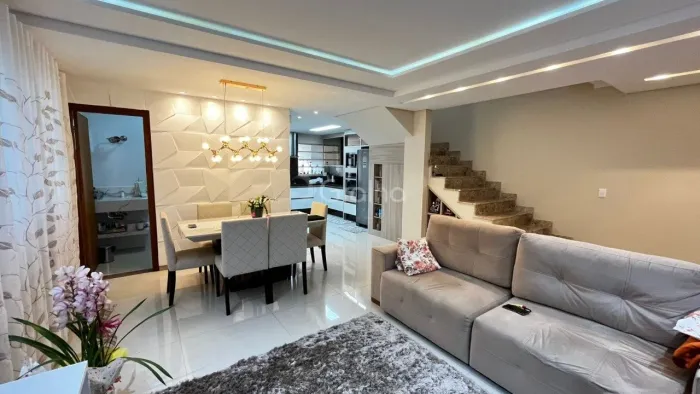 Casa geminada com 3 quartos, 2 suítes e 158m² nos Ingleses, Florianópolis