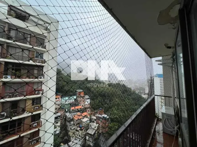 Apartamento - / Residencial / Humaitá