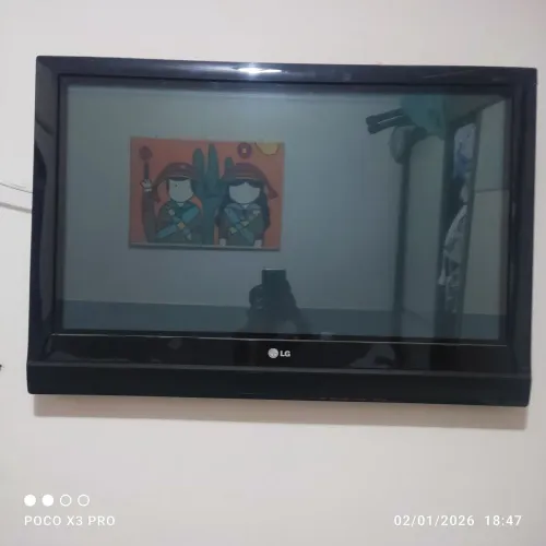 TV LCD 32' LG *Ótimo Estado*