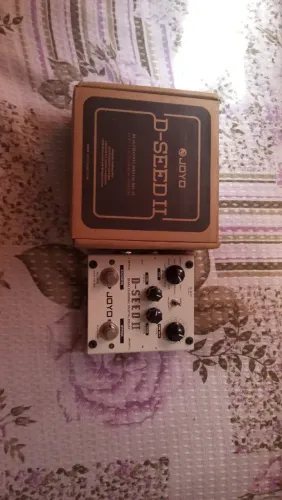 vendo pedaleira de guitarra D-seed Joyo nova troco em iphone 8