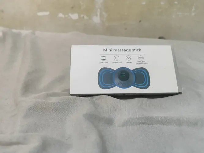 Mini massageador portátil com tecnologia com 8 modos