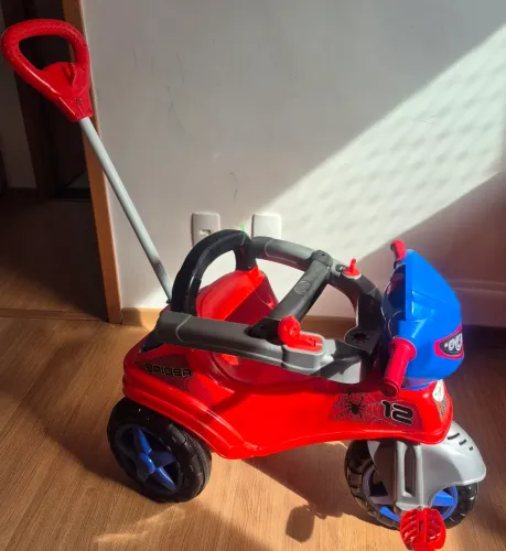 Motoca homem aranha