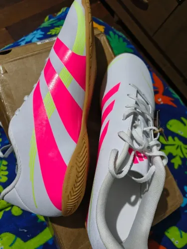 Chuteira Futsal Sete Adidas Predator Essentials