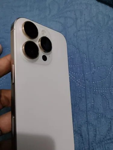 Vendo iPhone 16 PRO (3 meses de uso)
