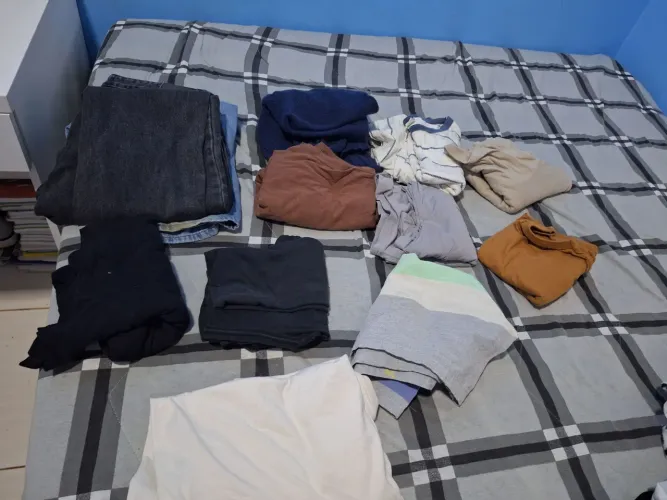 Lote de roupas masculinas usadas