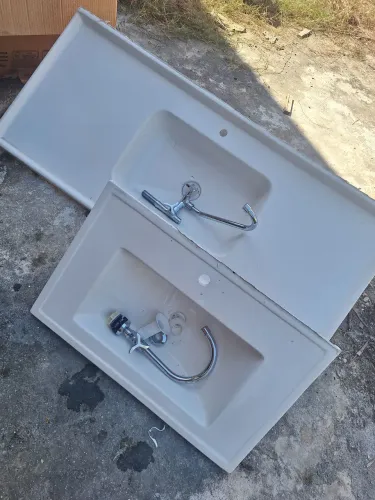 Pia de cozinha e pia de lavabo ( mármore sintético)