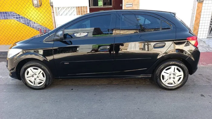 Chevrolet Onix Hatch LS 1.0 8V Flex Power Mec. 4P 2016