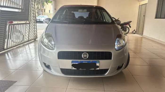 Fiat Punto Attractive 1.4 Fire Flex 8V 5P 2011