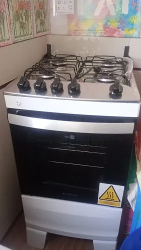 Fogão a gás 4 bocas com 2 meses de uso, forno nunca usado