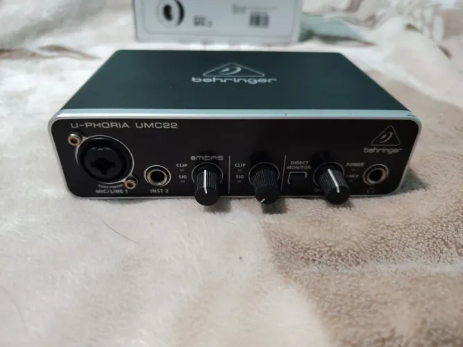 Interface de áudio umc22