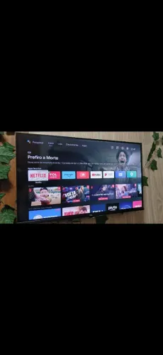 Vendo essa tv da marca TCL DE 50 polegadas SMART ANDROID 4K TV TOP TUDO FUNCIONANDO