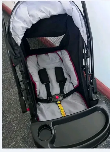 Vendo carrinho de bebê