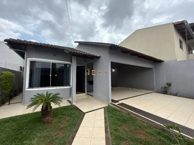 Casa à venda no Parque Anhanguera em Goiânia