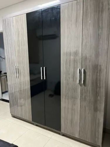 GUARDA-ROUPA DE CASAL