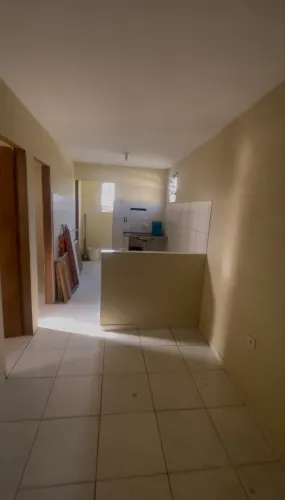 Alugas-se casa em coqueiral -1 andar b