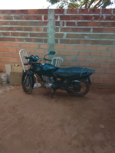 moto de leilão com placa funciona tudo