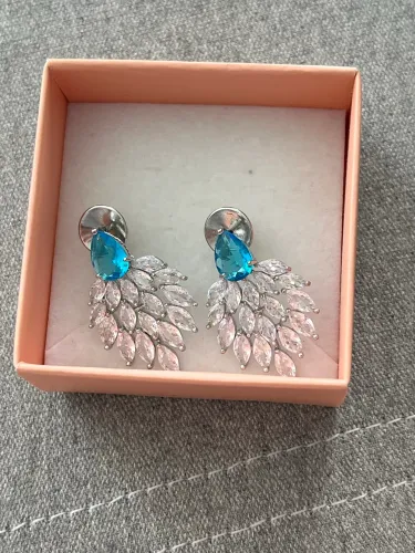 Semi joia azul com cristais novo