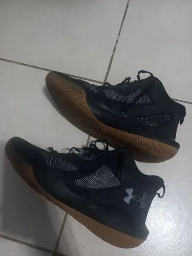 Tênis Under Armour Novinho tam 48