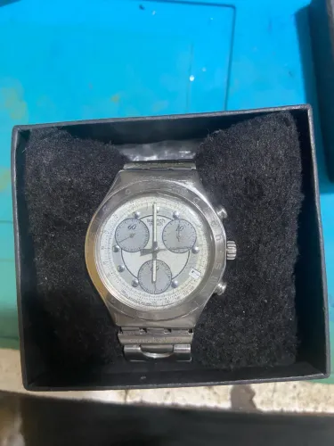 Swatch médio prata 