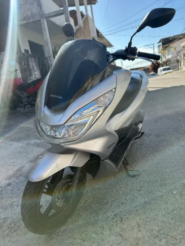 Vendo ou alugo moto automática Pcx