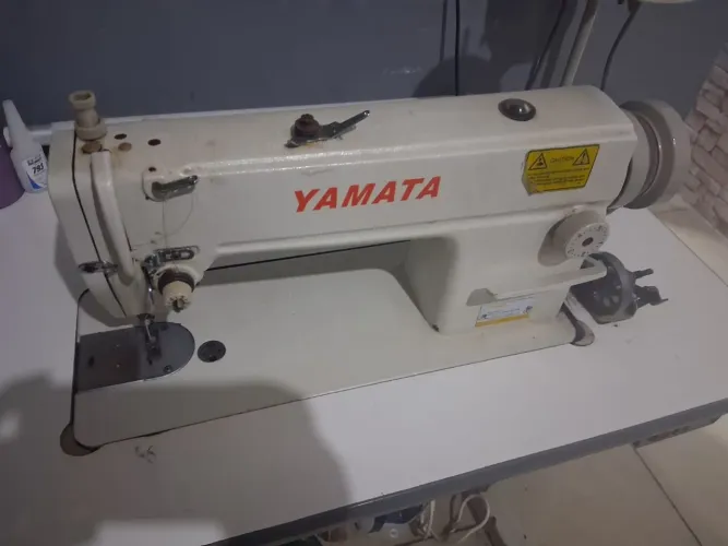 Máquina costura industrial Yamata