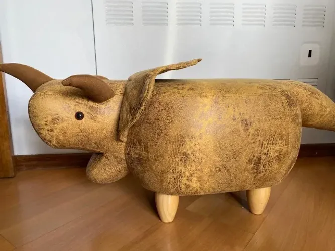 Puff Infantil Dinossauro Couro Sintético e Madeira