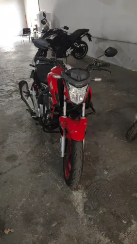 HONDA CB TWISTER 250 VERMELHA 2021 Shalon veículos Cariacica