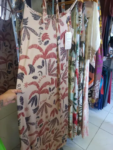 Vestido longo fenda lateral