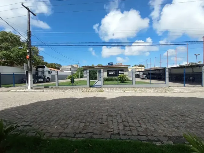 SERRARIA: tenho TERRENO GRANDE  PRÉDIO à VENDA, PERTO do ALDEBARAN