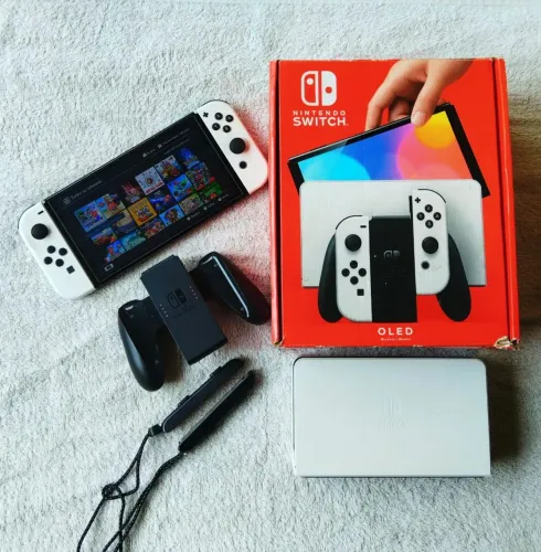 Nintendo Switch OLED D.E.S.B.L.O.Q.U.E A.D.O