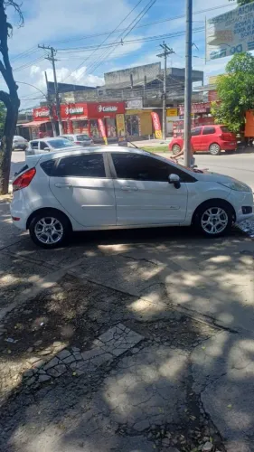 Ford Fiesta 1.5 16V Flex Mec. 5P 2015
