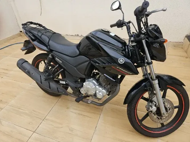 Fazer 150 - 2014 - Preta - R$ 10.900,00
