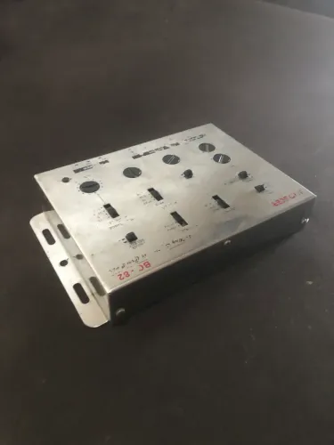Vendo módulo para som de carro