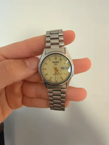 Seiko 5 Mostrador Claro Com Fotoluminecência.