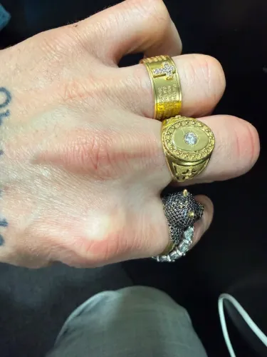 Anel com Pedra Diamante de ouro 18k procedência garantia eterna