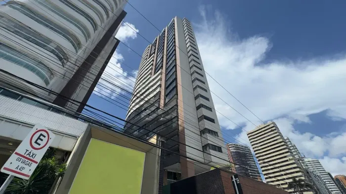 Apartamento 1 quarto na Beira-Mar de Fortaleza com vista e lazer completo.