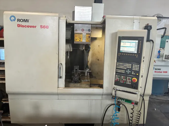 Centro de usinagem Romi D560 