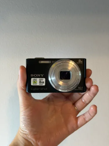 Sony Cybershot DSC-W730 - 16.1 MP e zoom de 8x
