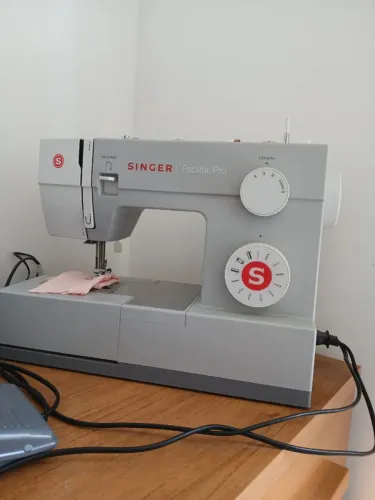 Máquina de costura singet