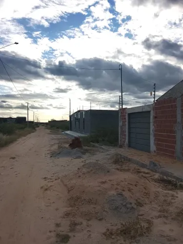Casa com ótima localização bairro nova Petrolina próximo a creche e posto de saúde 