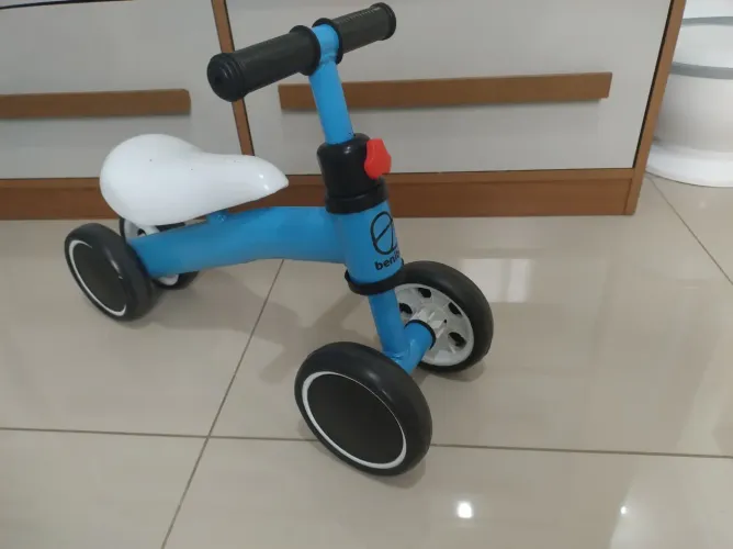 Bicicleta infantil de balanço sem pedal