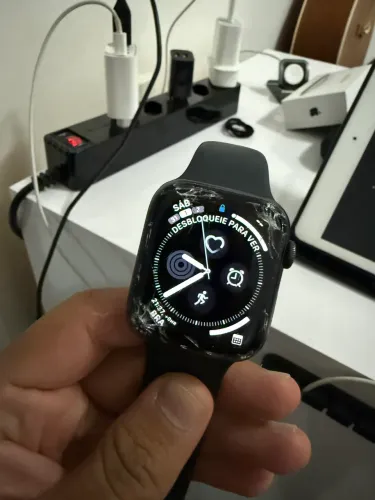 Apple Watch SE2 44mm com a tela trincada